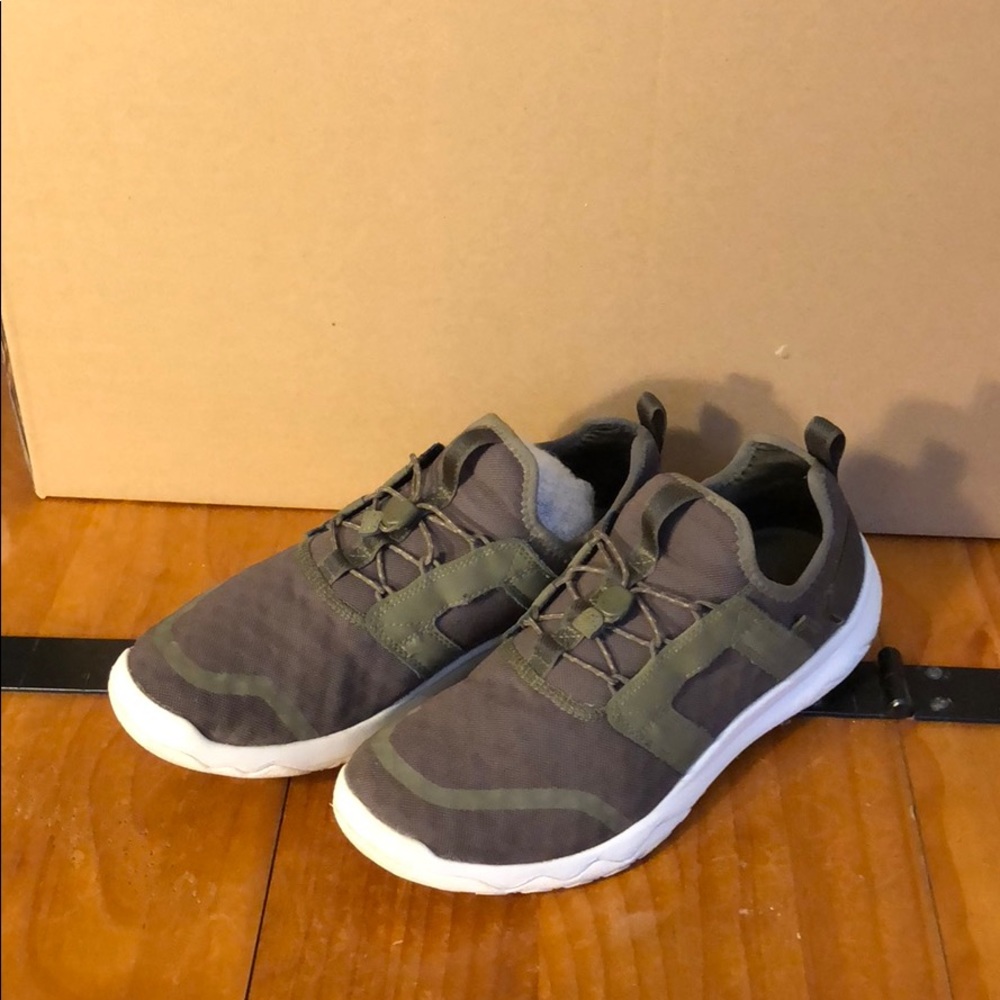 Teva Arrowood Swift Lace size 10 Olive